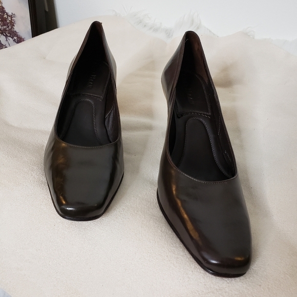 Vintage Cole Haan Leather Dark Brown Walking Heels Pristine Designer Luxury - Picture 5 of 13